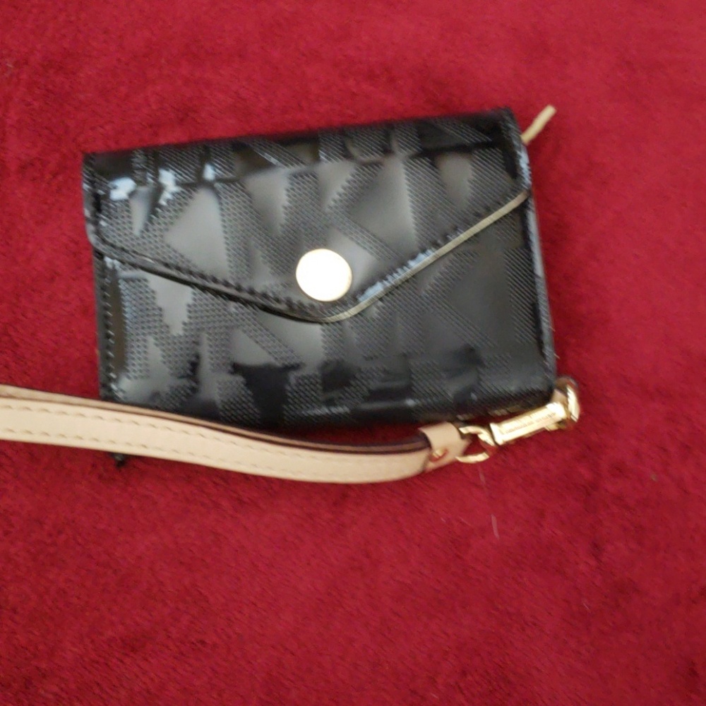 MK patent wristlet